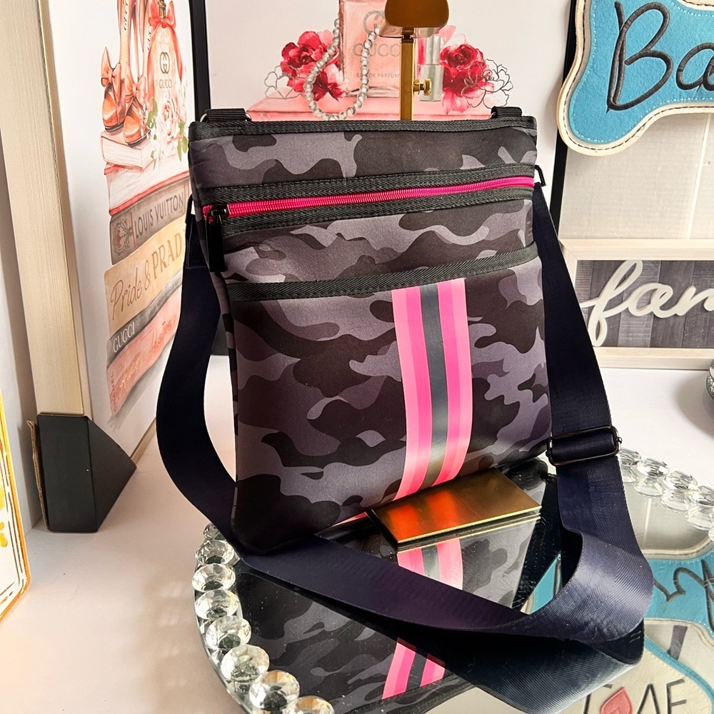 HAUTE SHORE neoprene Camouflage with Pink and Black l Accents crossbody bag - Picture 6 of 13